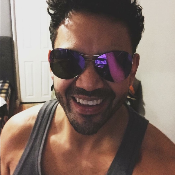 Neon gypsy 🤟🏽 - Picture 4 of 8